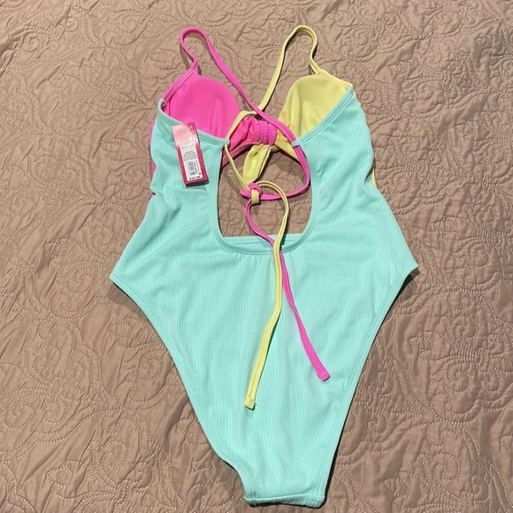 Cute One Piece Swimsuit - Picture 4 of 10